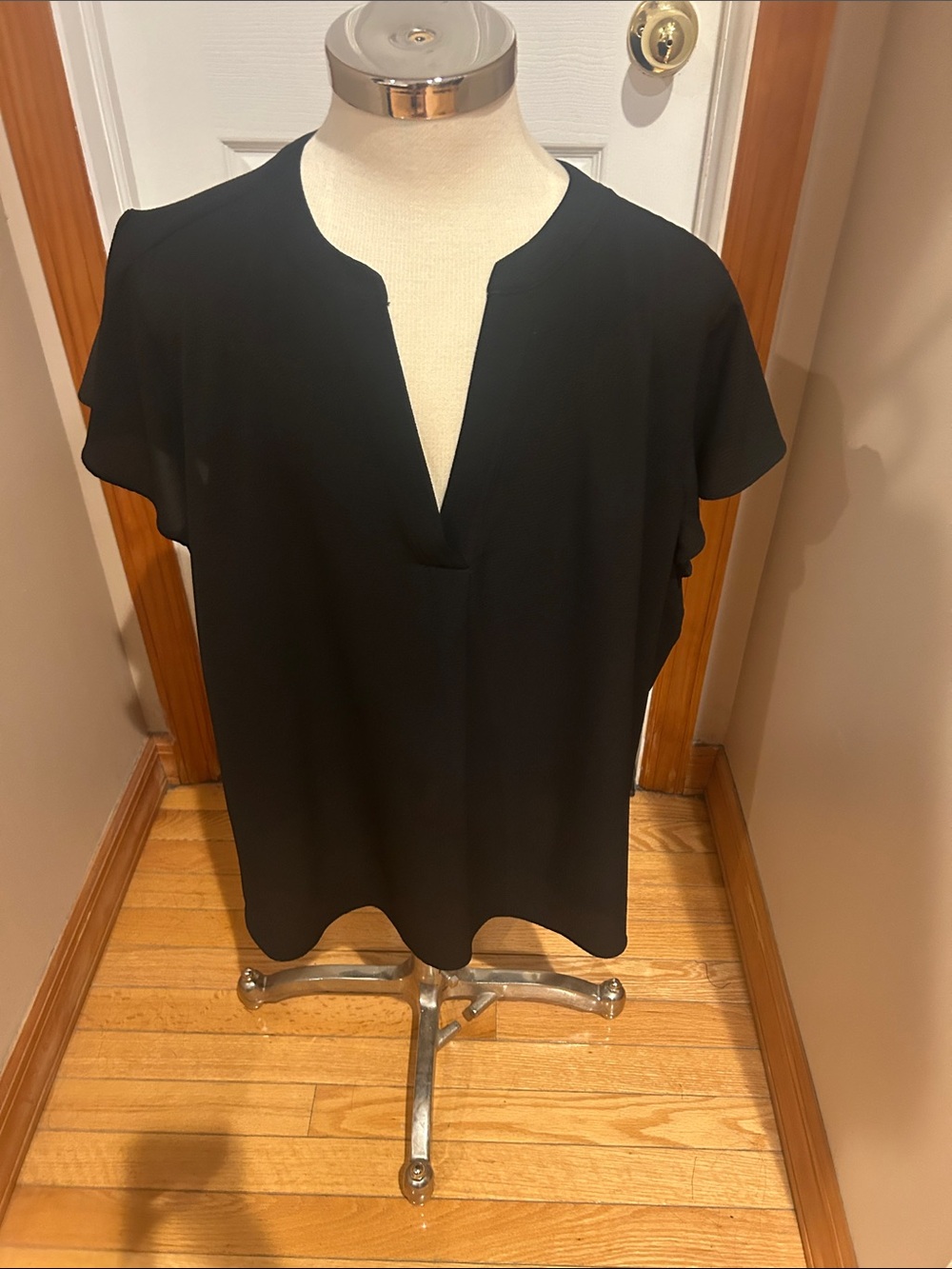 Calvin Klein Black Notch-Neck Flutter Sleeve Blouse